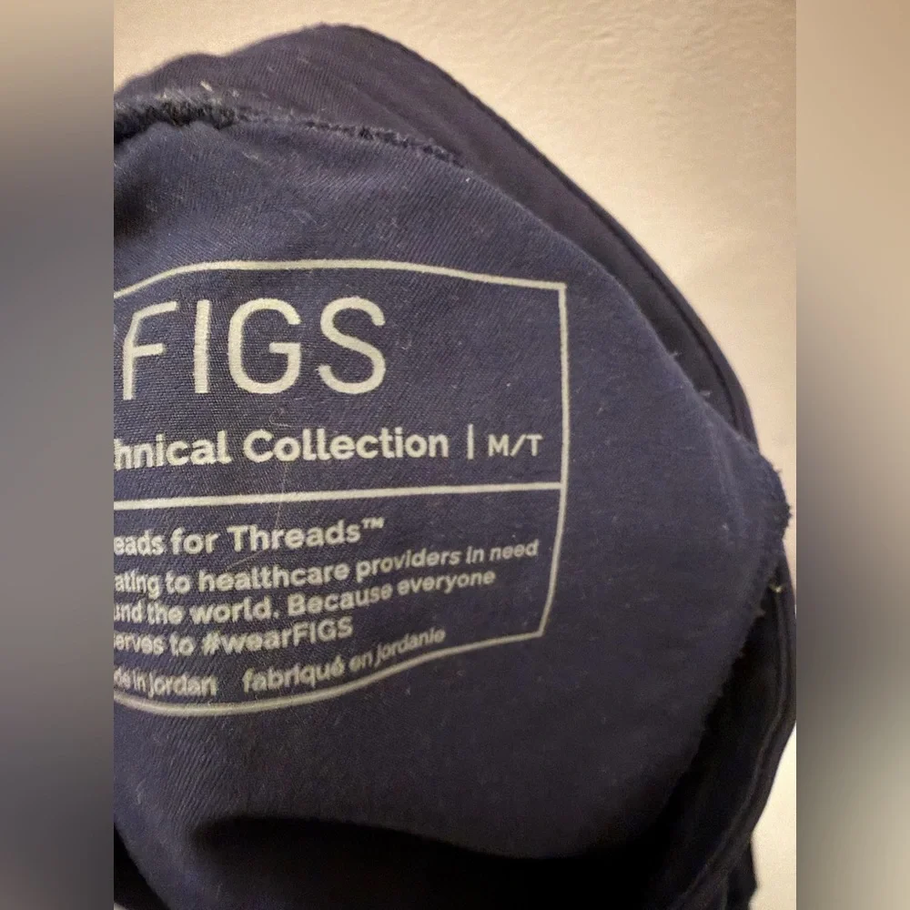 Medium‎ size navy figs scrub bottom pants